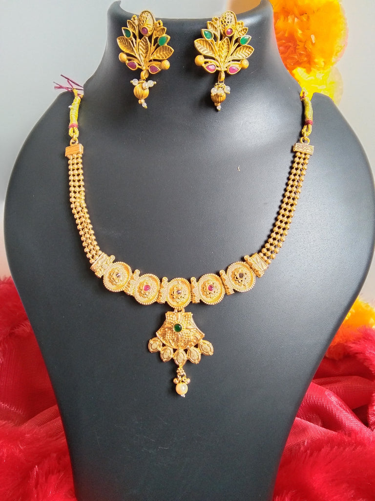 antique necklace for women